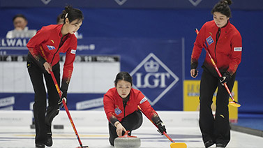 这不禁让人 这不禁让人